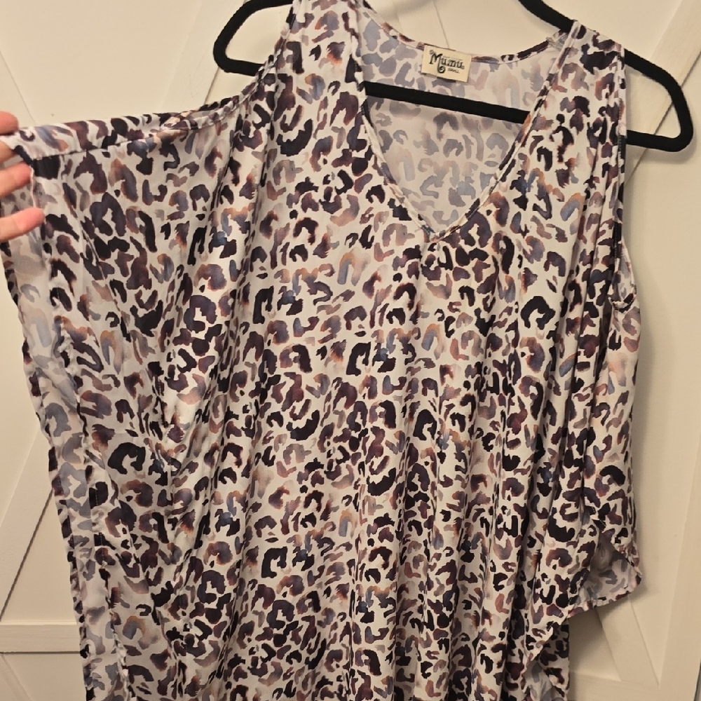 Cold Shoulder Tunic - Picture 3 of 6